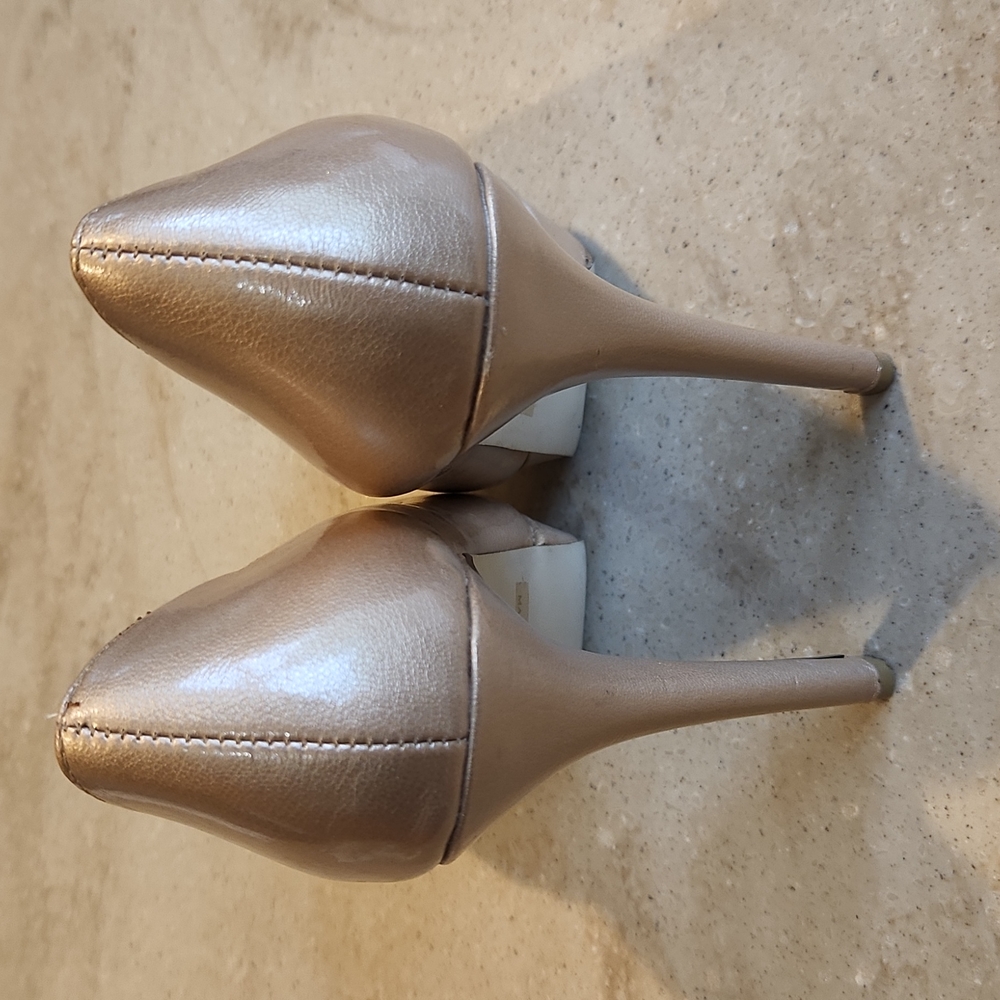 2010s Penny Loves Kenny size 8.5 gold/champagne platform heels - Picture 3 of 11